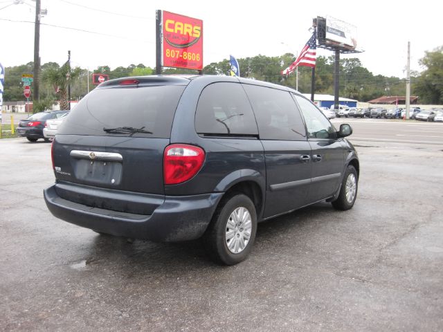 2007 Chrysler Town and Country Base