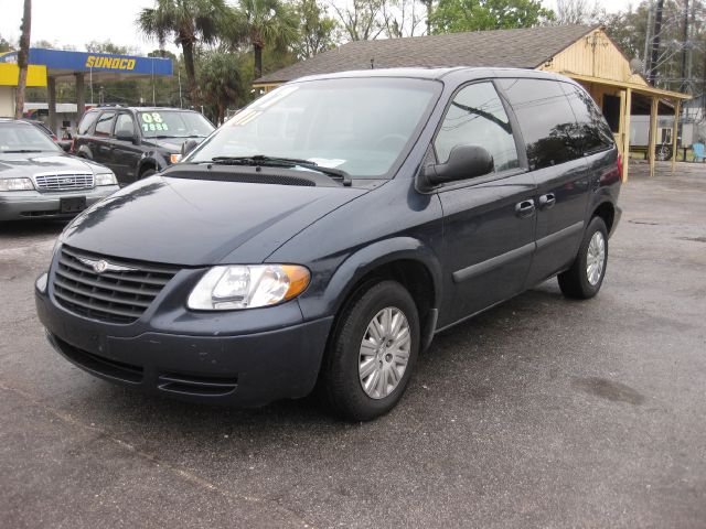 2007 Chrysler Town and Country Base