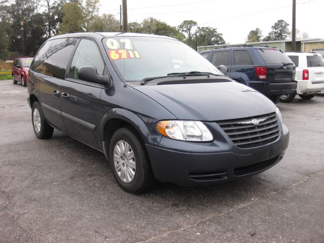 2007 Chrysler Town and Country Base