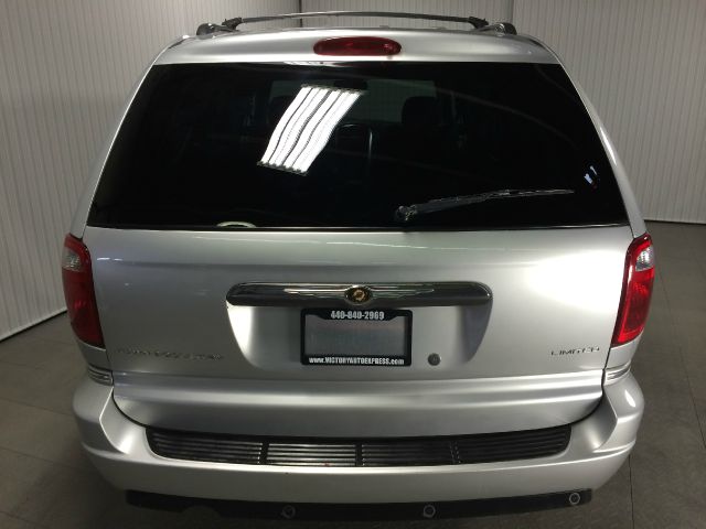 2007 Chrysler Town and Country SLT 25