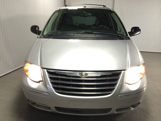 2007 Chrysler Town and Country SLT 25