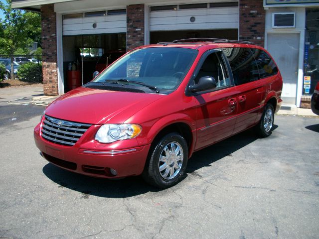 2007 Chrysler Town and Country SLT 25