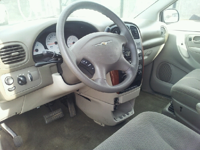 2007 Chrysler Town and Country Elk Conversion Van