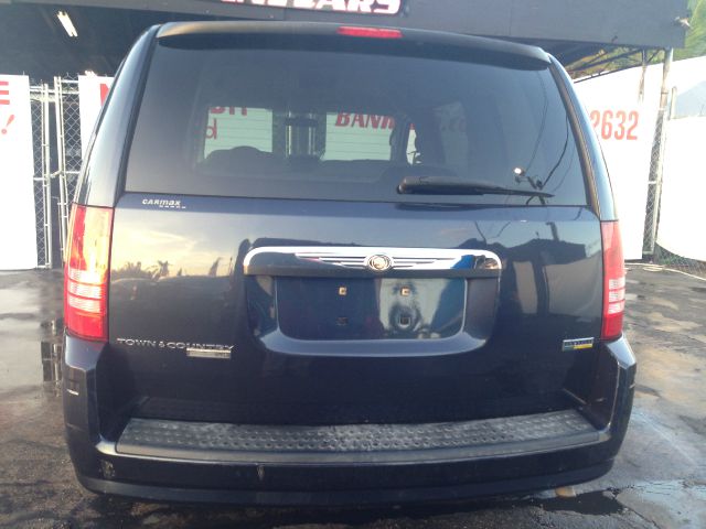 2008 Chrysler Town and Country Elk Conversion Van