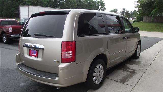 2008 Chrysler Town and Country Elk Conversion Van