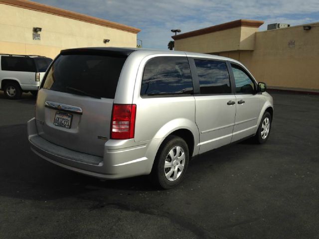2008 Chrysler Town and Country Unknown