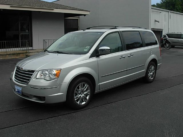 2008 Chrysler Town and Country SLT 25
