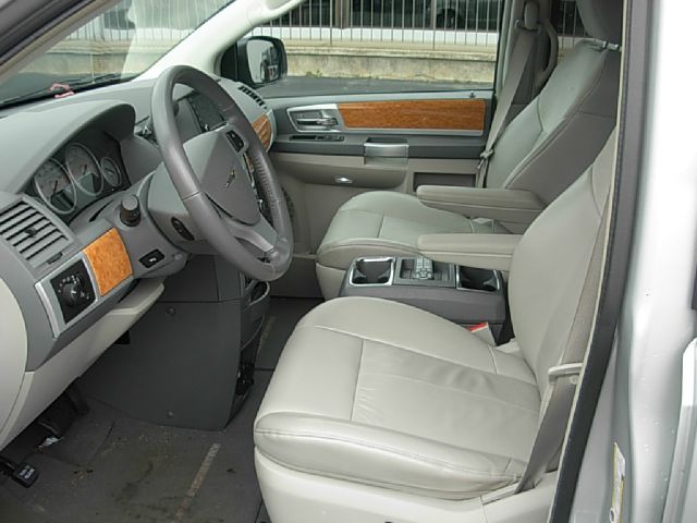 2008 Chrysler Town and Country SLT 25