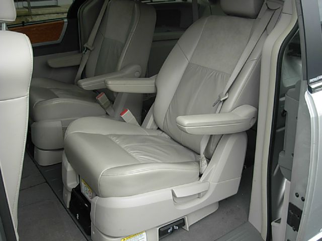 2008 Chrysler Town and Country SLT 25