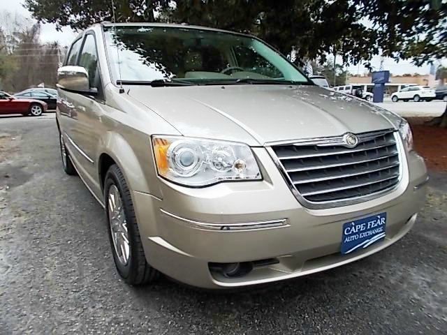 2008 Chrysler Town and Country SLT 25
