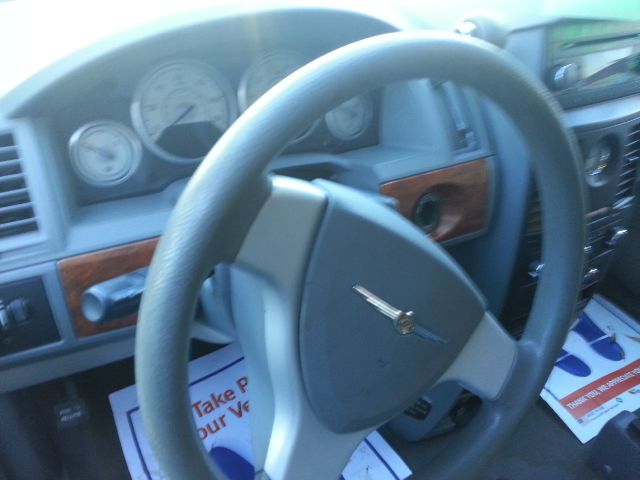 2008 Chrysler Town and Country Elk Conversion Van