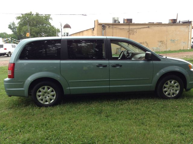 2008 Chrysler Town and Country Unknown