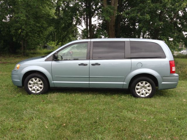 2008 Chrysler Town and Country Unknown