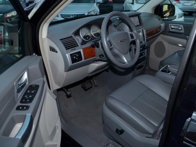 2008 Chrysler Town and Country 3.5