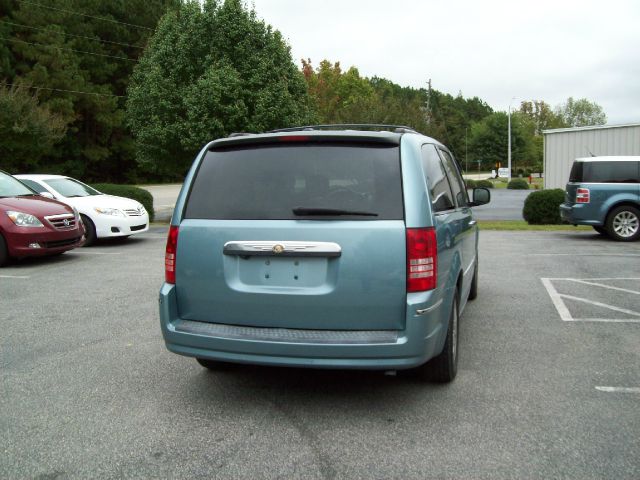 2008 Chrysler Town and Country SLT 25