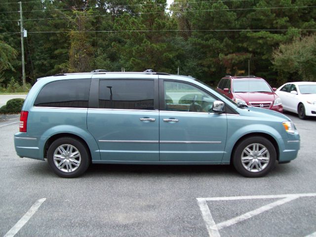 2008 Chrysler Town and Country SLT 25