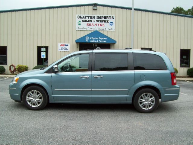 2008 Chrysler Town and Country SLT 25