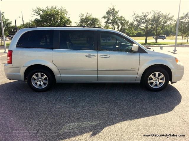 2008 Chrysler Town and Country AUTO LX