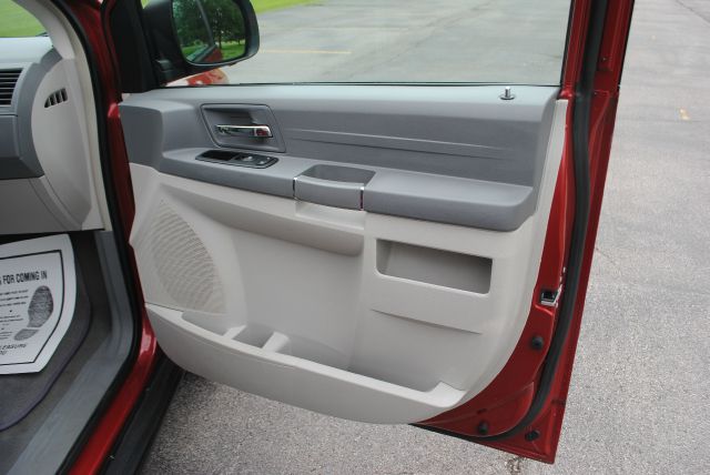 2008 Chrysler Town and Country Elk Conversion Van