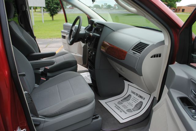 2008 Chrysler Town and Country Elk Conversion Van