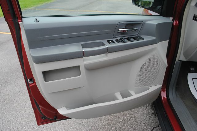 2008 Chrysler Town and Country Elk Conversion Van