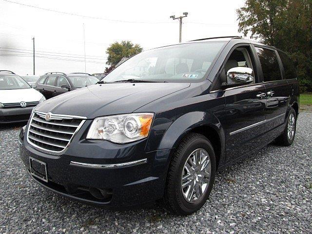 2008 Chrysler Town and Country SLT 25