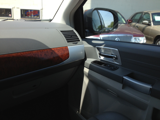 2008 Chrysler Town and Country 3.5