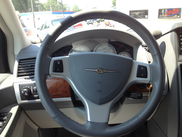 2008 Chrysler Town and Country 3.5