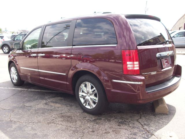 2008 Chrysler Town and Country 4DR SLE Convenience