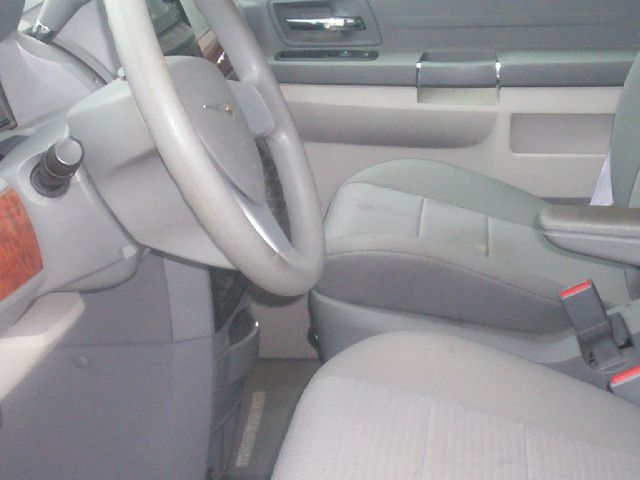 2008 Chrysler Town and Country Elk Conversion Van