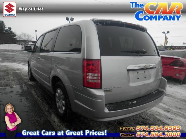 2009 Chrysler Town and Country 4dr Sdn 4.3L 4matic AWD Sedan