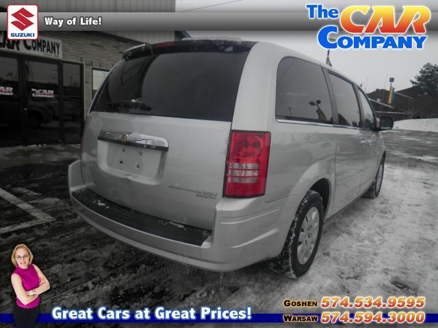 2009 Chrysler Town and Country 4dr Sdn 4.3L 4matic AWD Sedan