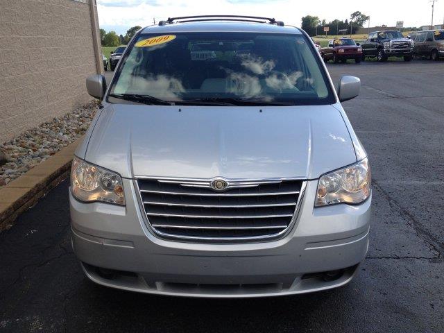 2009 Chrysler Town and Country 3.5