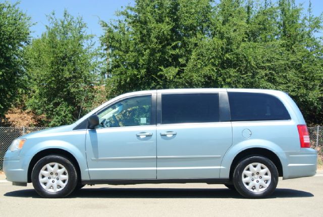 2009 Chrysler Town and Country Elk Conversion Van