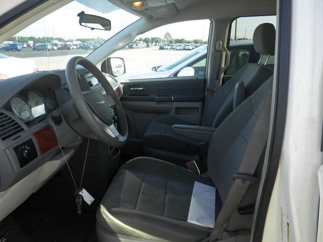 2009 Chrysler Town and Country Elk Conversion Van