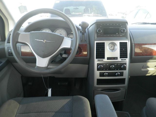 2009 Chrysler Town and Country Elk Conversion Van