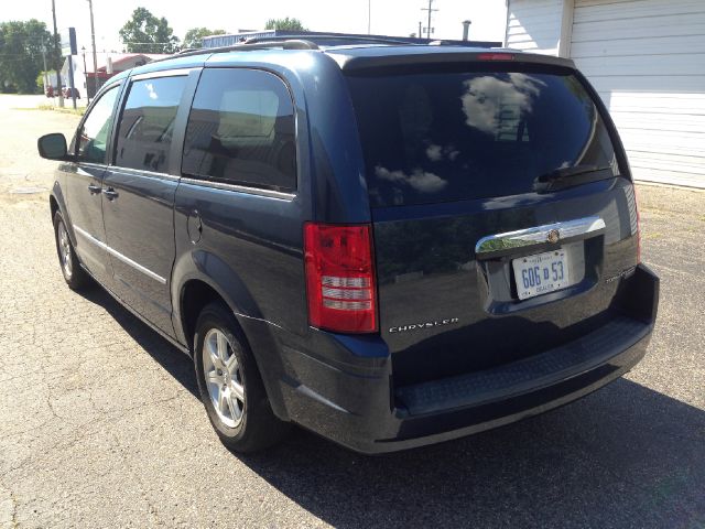 2009 Chrysler Town and Country 3.5