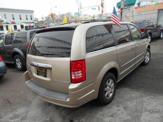 2009 Chrysler Town and Country 3.5