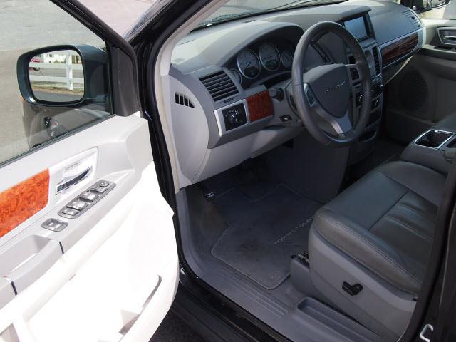 2009 Chrysler Town and Country 3.5