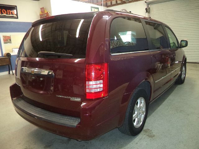 2009 Chrysler Town and Country 3.5
