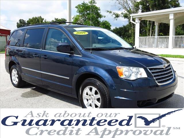 2009 Chrysler Town and Country AUTO LX