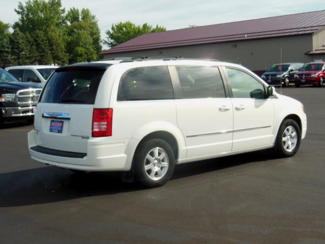 2009 Chrysler Town and Country 3.5