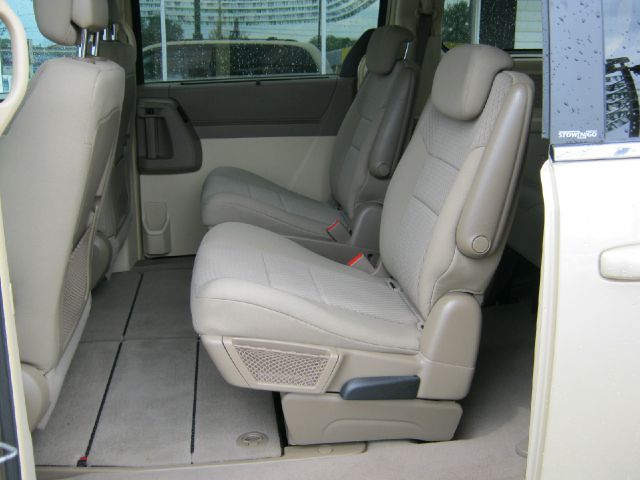 2010 Chrysler Town and Country 3.5