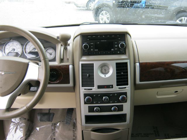 2010 Chrysler Town and Country 3.5