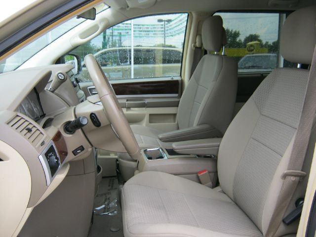 2010 Chrysler Town and Country 3.5