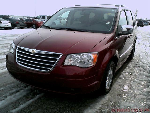 2010 Chrysler Town and Country EX GAS Saverlooks Greathybrid Hatchback