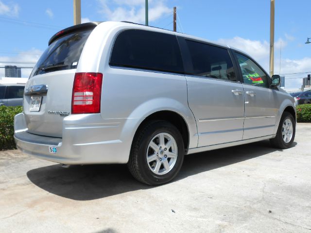 2010 Chrysler Town and Country 3.5