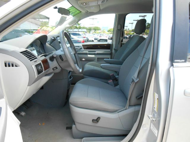 2010 Chrysler Town and Country 3.5