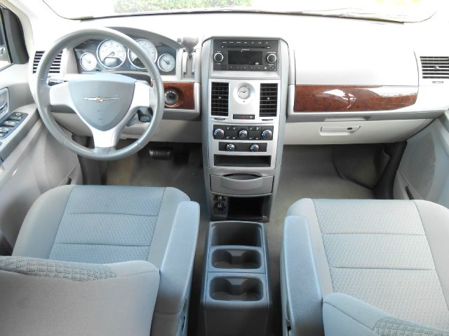 2010 Chrysler Town and Country 3.5