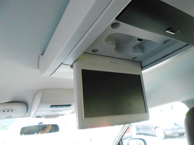 2010 Chrysler Town and Country EX GAS Saverlooks Greathybrid Hatchback